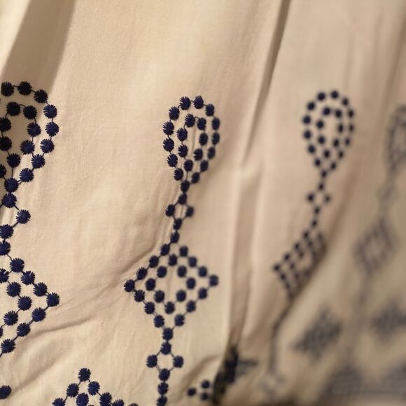 St John’s Bay Embroidered Top Size XL White & Navy Blue - Picture 3 of 6